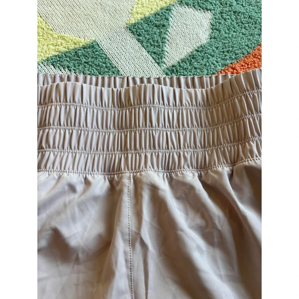 Nike Women High Rise Smocked Running Shorts Mauve Taupe Size Large - Picture 4 of 7